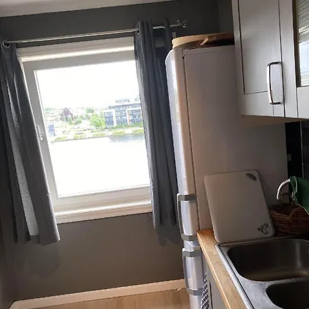 Keybutler Riverview Apartment Elvegata * Κρίστιανσαντ